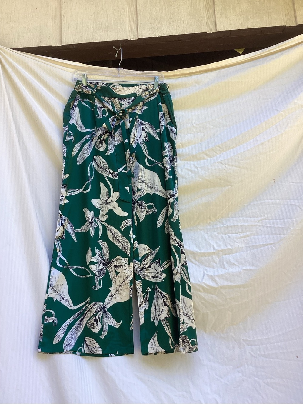 Lark + Grey Wide Leg Floral Palazzo Pants - Green, size large petite